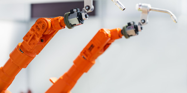 Robots Industriales / Robotización / Cobots Girona · Robot para Manipulación de Chips / Semiconductores, Ensamblaje, Aplicación Adhesivos